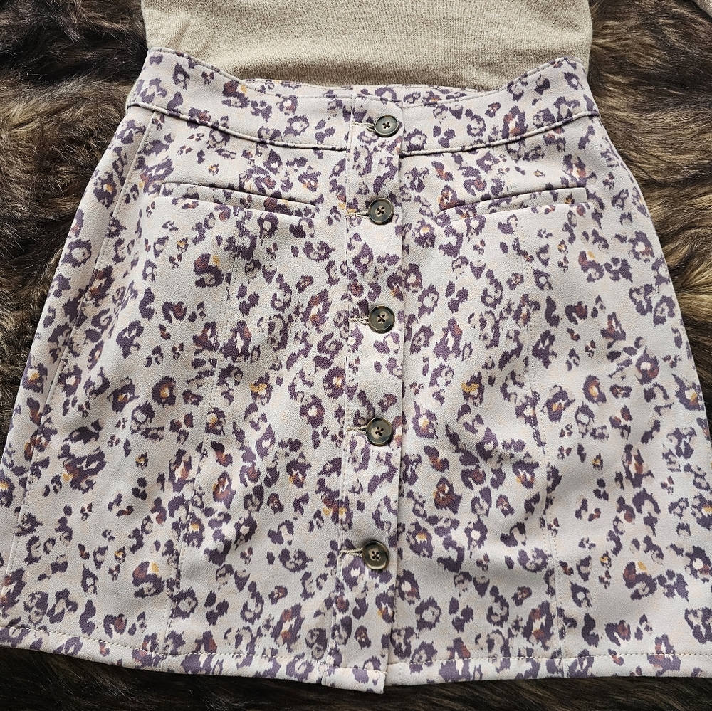 Leopard Print Super SOFT Mini Skirt with Stretch!  Med.